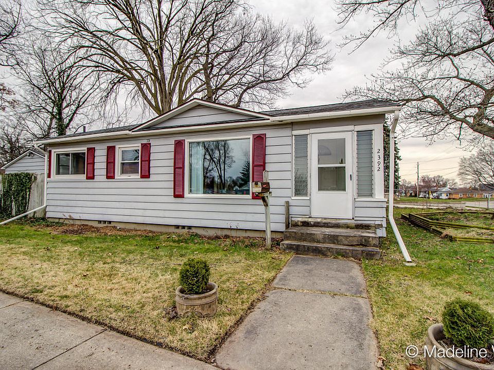 1st image of 2392 Thornwood St SW