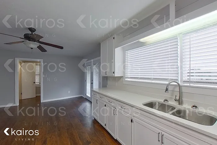 4417 Brown Ave — Photo 14