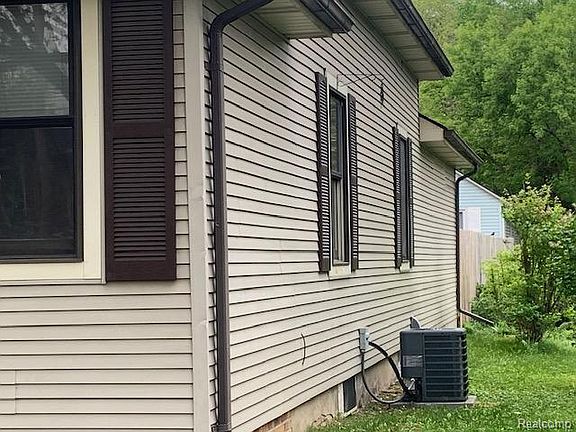 2nd image of 6378 Gale Rd