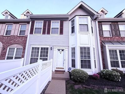 207 Darwin Ln, North Brunswick, NJ, 08902