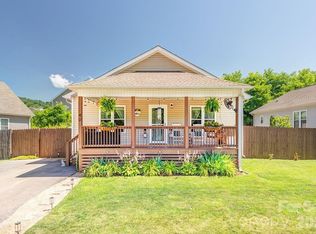 40 Quinn Hill Ln, Mars Hill, NC 28754