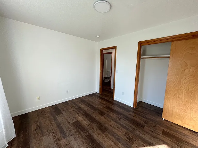 225 W Dartmouth St — Photo 21