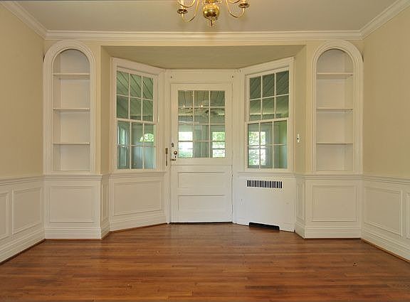 2nd image of 330 Grandview Blvd