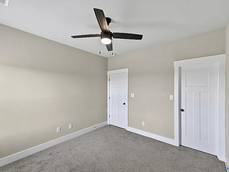 114 Hudson River Dr — Photo 33