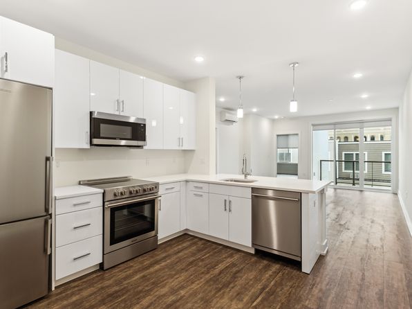 521 Lake Ave #209