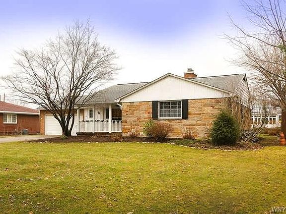 3rd image of 45 Parkwood Dr