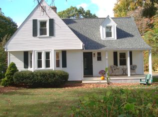 32 E Wharf Rd, Madison, CT 06443