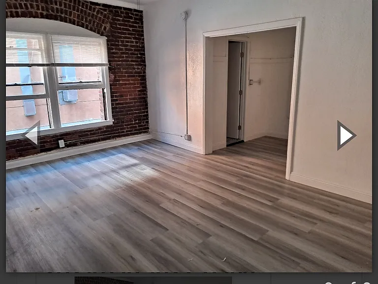 Manhattan Place — Photo 34