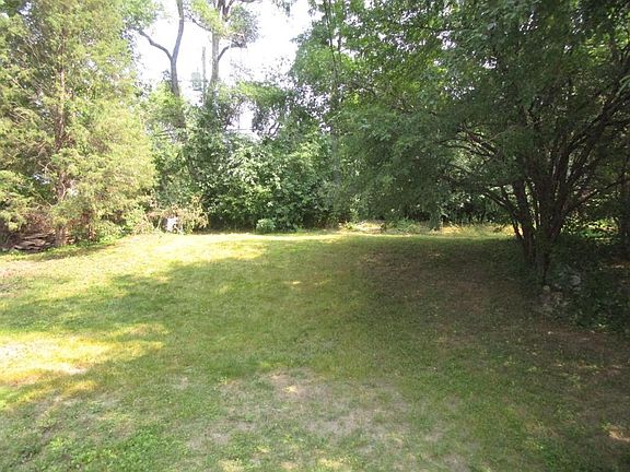 4th image of 1200 E Moreland Blvd