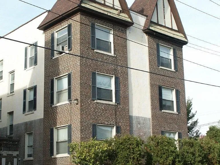 12 Beechwood Ave #15 — Photo 2