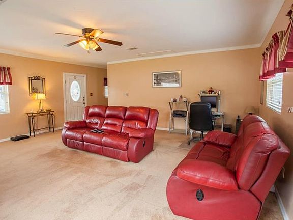 4th image of 101 Larkspur Dr