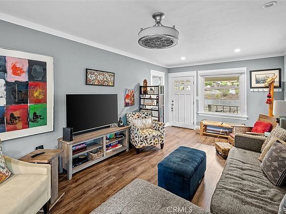 2nd image of 2032 Olive St