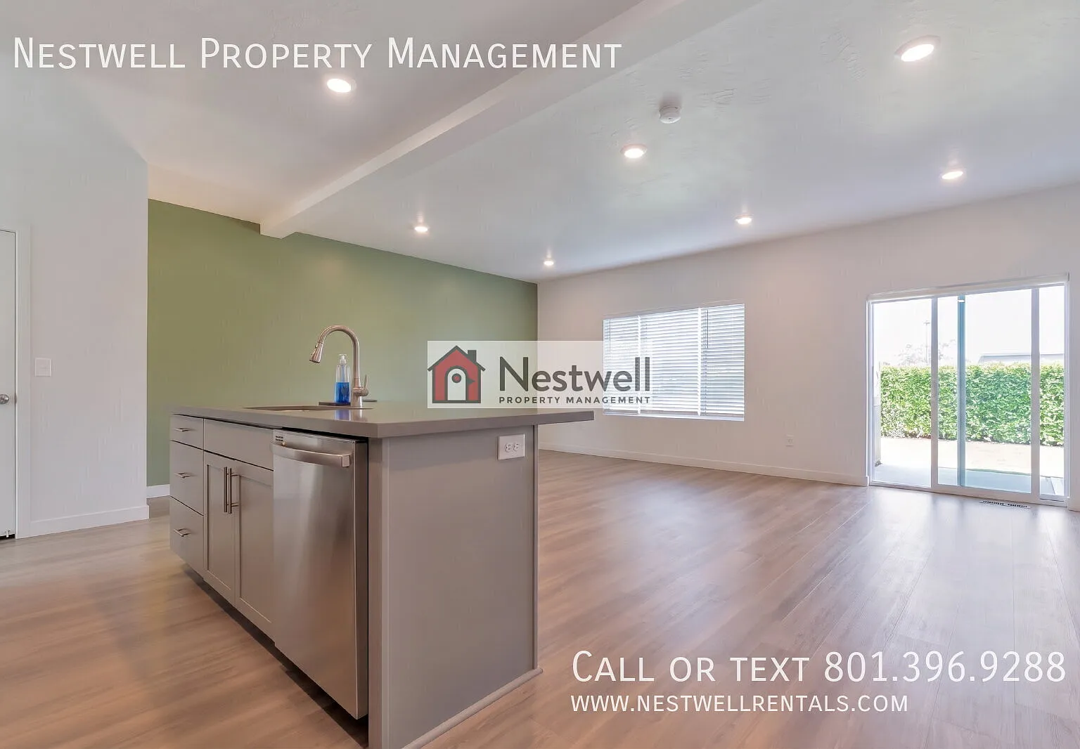 Amazing and spacious 3-bed townhome in South Jordan! — Photo 4
