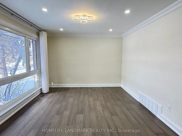95 Sussex Ave #MAIN — Photo 3