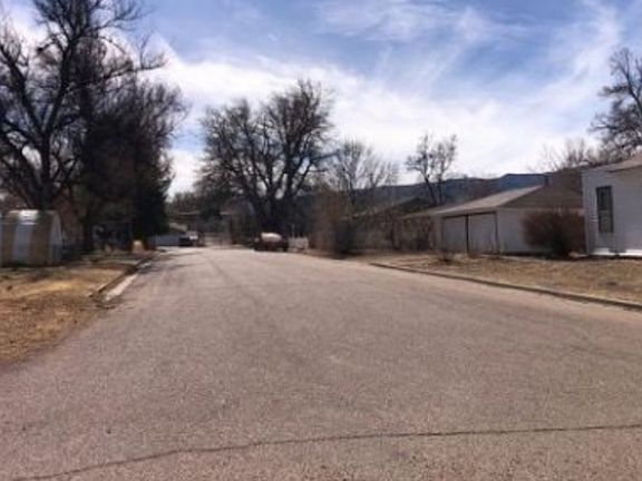 Exterior Neighborhood (street photo)