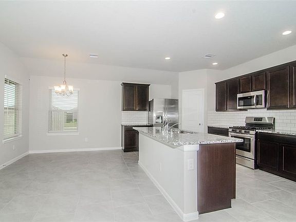 4th image of 3110 Floral Park Ct