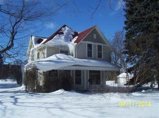 903 State St, Charlevoix, MI 49720