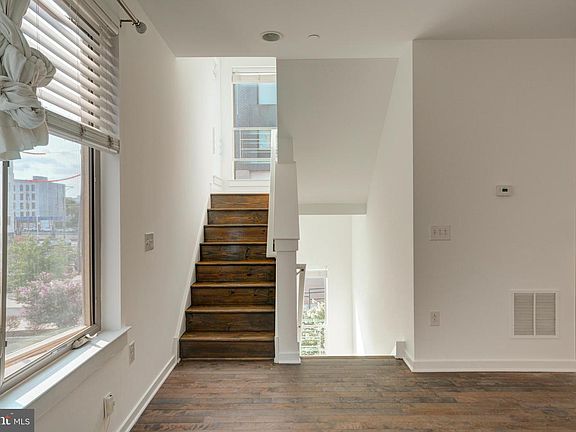 4th image of 2104 Kensington Walk