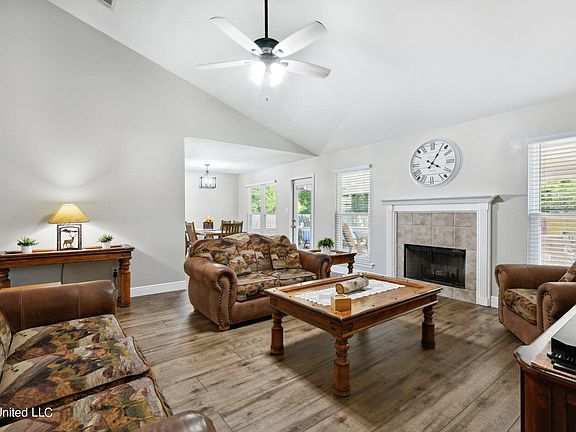 5th image of 4602 Pinehaven Dr