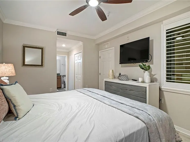 17921 Bonita National Blvd #212 — Photo 32
