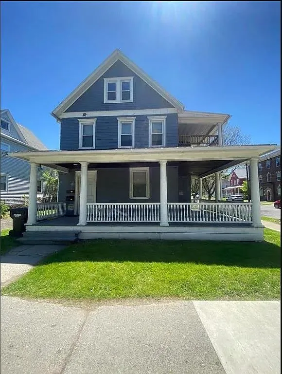 4 bed, 1800 sqft, $2,200 — Photo 1