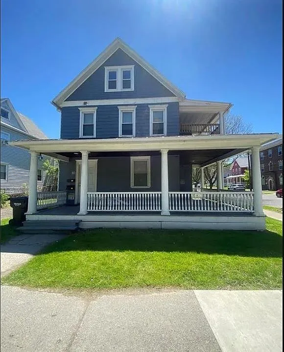 60 Conklin Ave #1