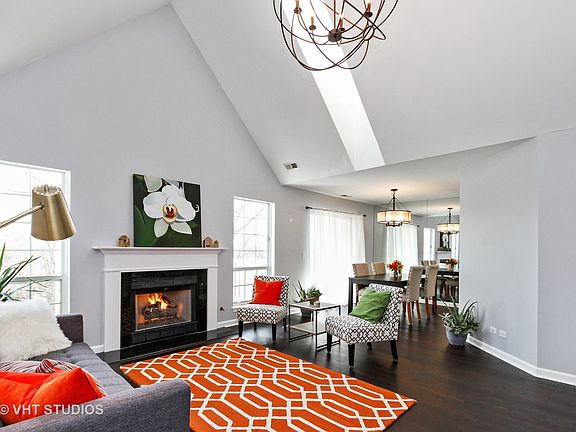 3rd image of 135 Welwyn St #B