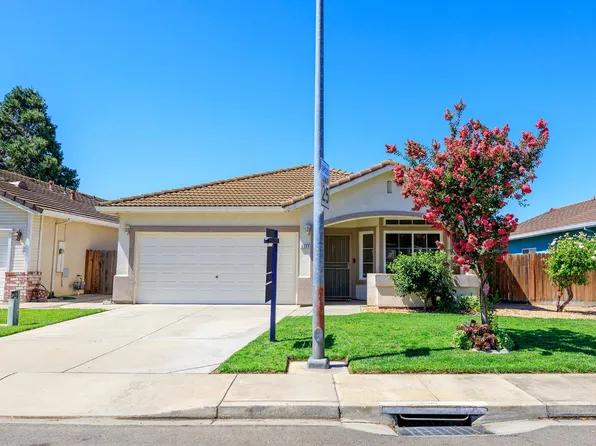 3377 Four Seasons Dr, Turlock, CA 95382
