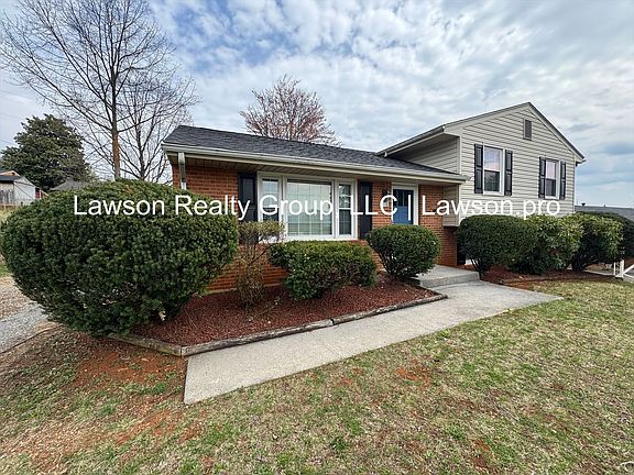 2nd image of 918 Ingleside Ln