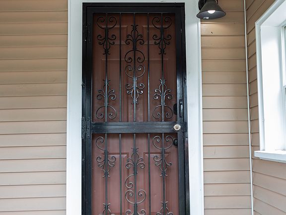 3rd image of 2941 N Gale St