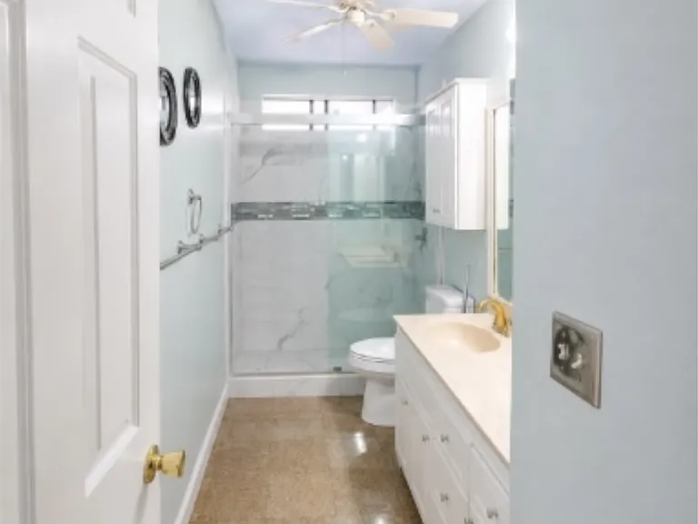MAIN BATHROOM