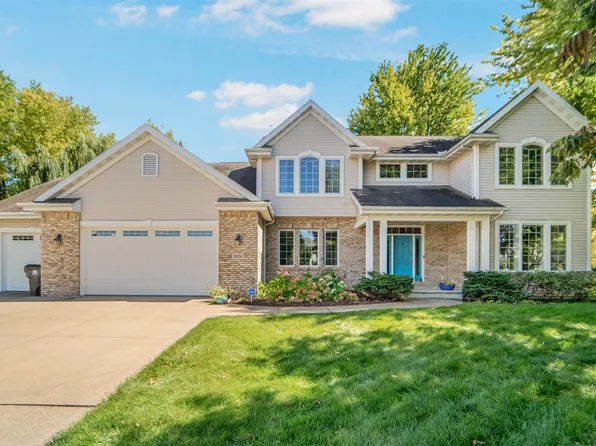 1326 Stratford Ct, Neenah, WI 54956