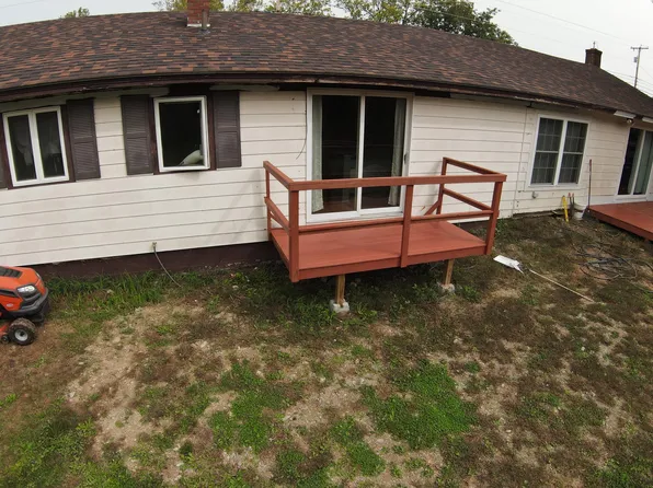 201 Elm Street, Newport, ME 04953