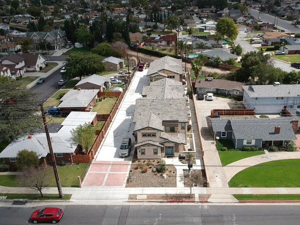 308 S. Barranca Ave