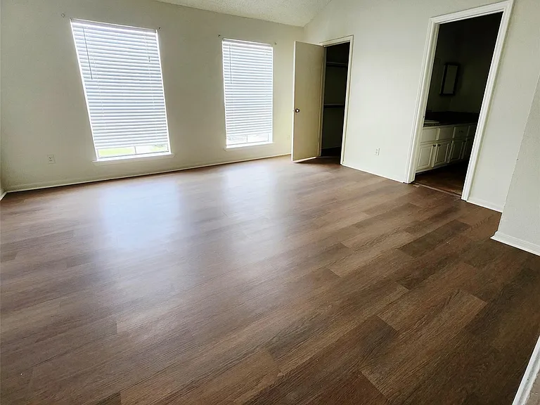 7700 Creekbend Dr #98 — Photo 9