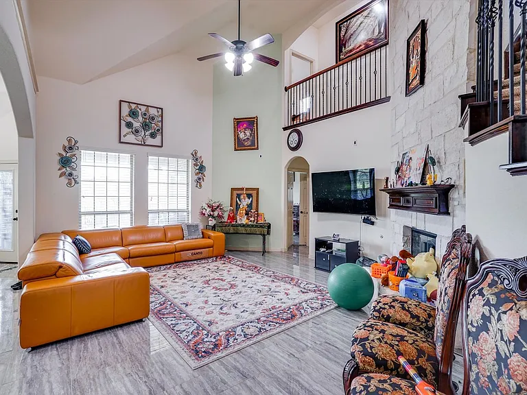 13704 Blueberry Hill Dr — Photo 6