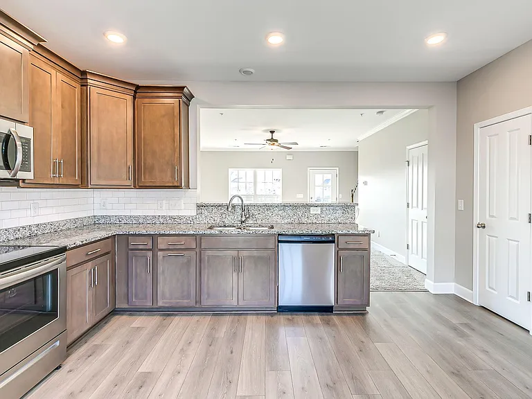 252 Mary Ann Cir — Photo 9