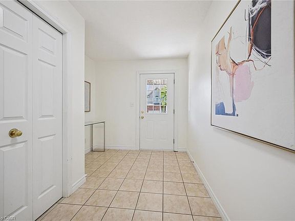 4th image of 206 Buttercup Ct