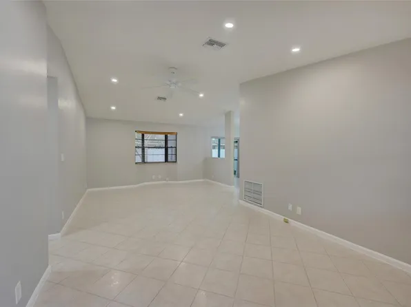 4940 NW 92nd Avenue, Sunrise, FL 33351