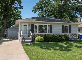 446 19th St NW, Cedar Rapids, IA 52405