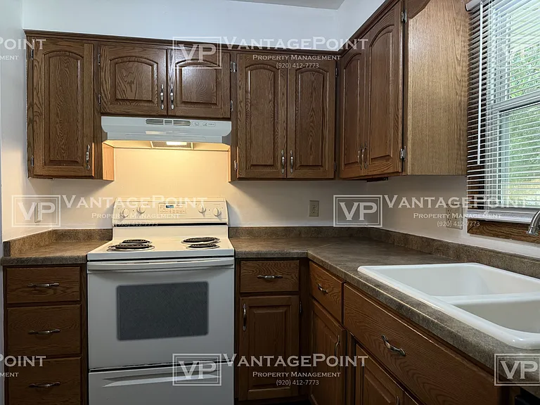 501 Tampa Way — Photo 8