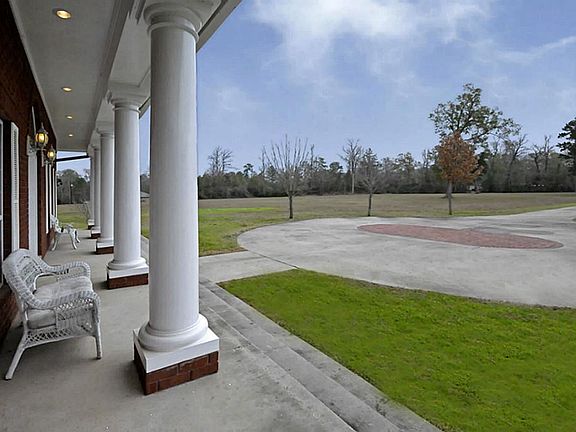 Front covered porch area