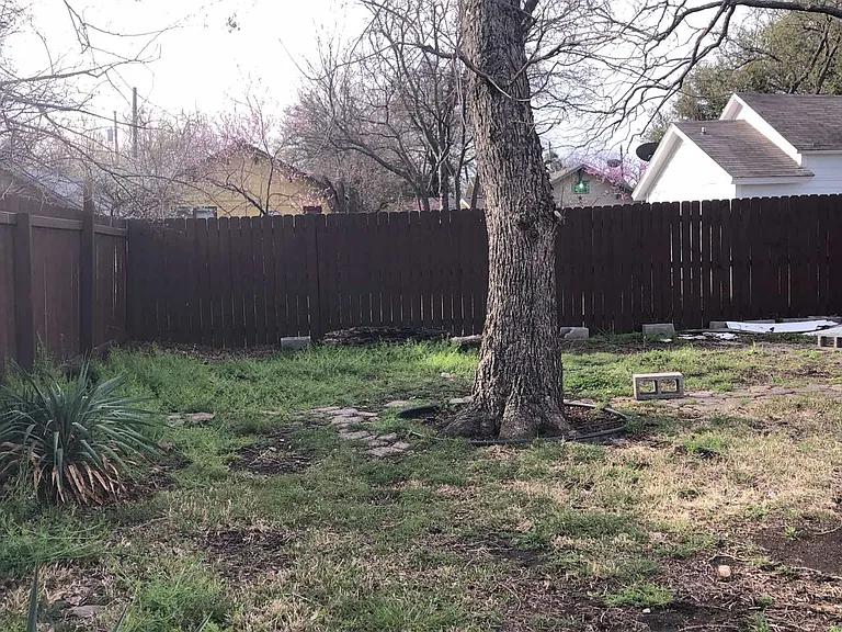 1102 E Lamar St #A — Photo 13
