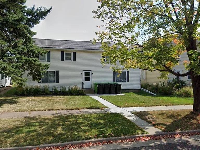 202 N Lincoln St — Photo 1