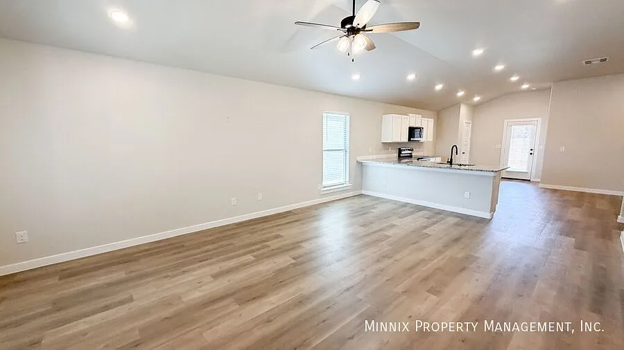 Frenship ISD|Lubbock, TX 3 bedroom 2 bathroom For Rent|3520 Turner Ave — Photo 2