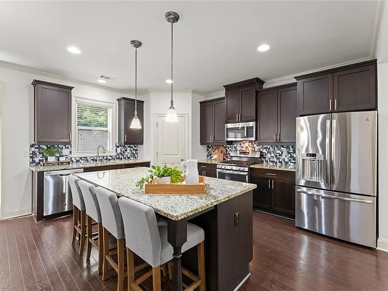 2770 Prado Ln — Photo 10