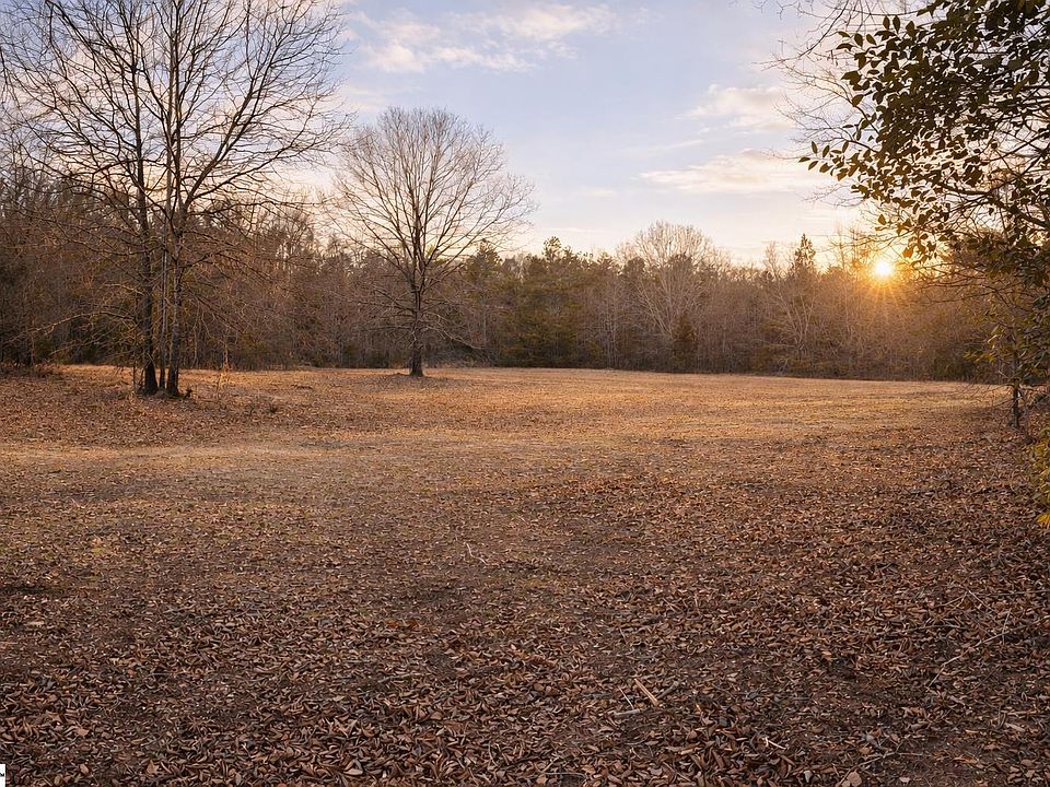 2nd image of 472 Flat Rock Rd