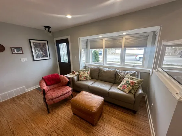 46 W Division St NE #Id1596545p, Rockford, MI 49341