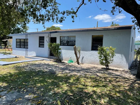 3121 NW 165th St, Miami Gardens, FL 33054