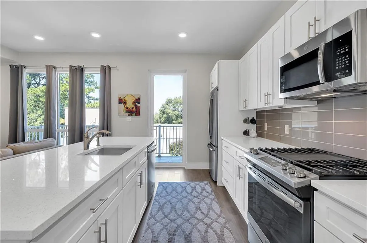 1 bed, 1.5 bath, 750 sqft, $2,500 — Photo 3